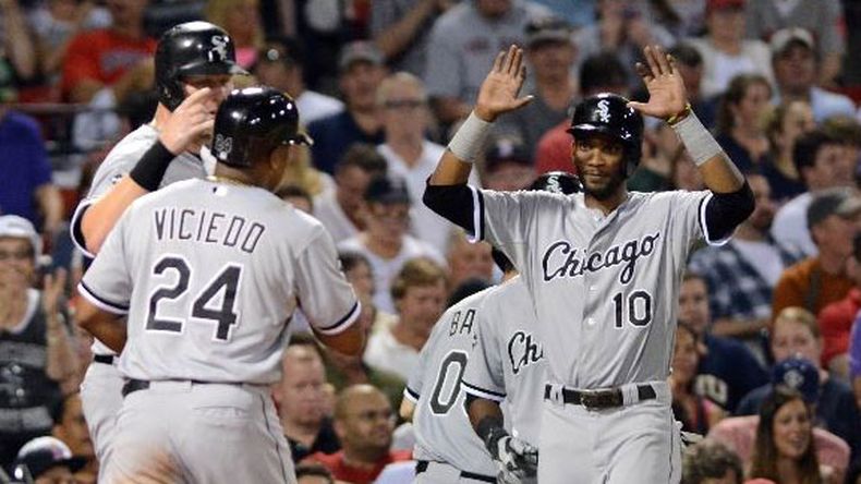 Yoenis Céspedes batea triple, doble y sencillo en la victoria 9-4 de los Medias Rojas de Boston sobre los Yankees de Nueva York.