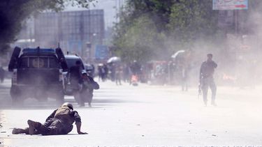 al menos 25 muertos y mas de 90 heridos en atentado con carro bomba en afganistan