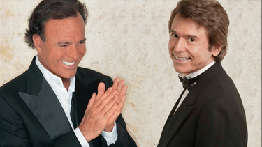 raphael y julio iglesias: de la prohibicion en cuba al concierto masivo