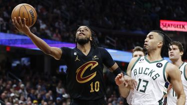Mobley consigue 38 puntos; Cavs doblegan a Bucks