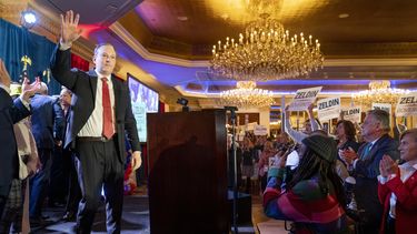 intentan apunalar a candidato republicano  a la gobernacion de nueva york