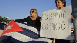 Cubanos en Miami protesta contra Obama Cubanos en Miami protesta contra Obama