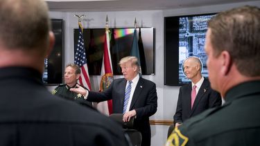 Trump reflexiona sobre masacre en Florida también como padre