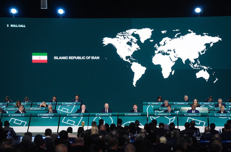 Iran es considerado ausente por el secretario general de la FIFA Mattias Grafstrom durante el paso de lista durante el 76mo Congreso de la FIDA en Vancouver, Canadá el jueves 30 de abril del 2026. (Darryl Dyck/The Canadian Press via AP)
