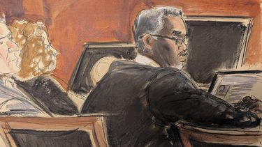 Sean Diddy Combs se sienta en la mesa de defensa antes del inicio de la selección del jurado en el tribunal federal de Manhattan, el lunes 5 de mayo de 2025, en Nueva York. (Elizabeth Williams via AP)