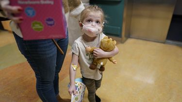 Tres contagios: Casos inusuales de COVID-19 en los niños