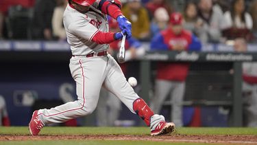 Filis ganan 9-0 a Marineros con jonrones de Segura y Hoskins