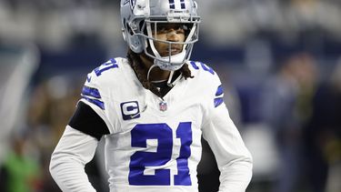 ARCHIVO - Foto del 14 de enero del 2024, el defensive back de los Cowboys de Dallas Stephon Gilmore en el encuentro de comodín de la postemporada. El domingo 18 de agosto del 2024, Gilmore firma por un año con los Vikings. (AP Foto/Matt Patterson, Archivo)