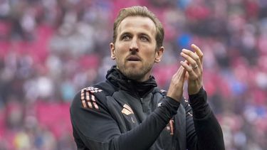 Harry Kane del Bayern Munich aplaude a los aficionados al final del encuentro ante el Leipzig en la Bundesliga el sábado 3 de mayo del 2025. (AP Foto/Ebrahim Noroozi)