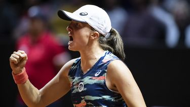 Swiatek y Sabalenka definirán el título en Stuttgart