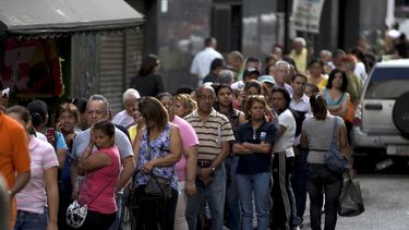 escasez en venezuela: advierten de un colapso economico
