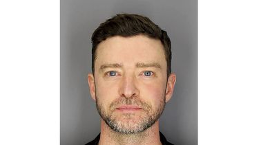 Esta fotografía proporcionada por el Departamento de Policía de Sag Harbor, Nueva York, el martes 18 de junio de 2024, muestra a Justin Timberlake. Timberlake fue acusado la madrugada del martes de conducir en estado de ebriedad en Sag Harbor, un pueblo de los Hamptons de Nueva York, después de que la policía dijera que se saltó una señal de alto y se salió de su carril en el elegante retiro de verano junto al mar. (Sag Harbor Police Department vía AP)