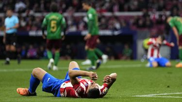 Granada iguala 0-0 con Atlético en debut de técnico