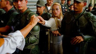 Negaron acceso a Lilian Tintori al Palacio de Justicia