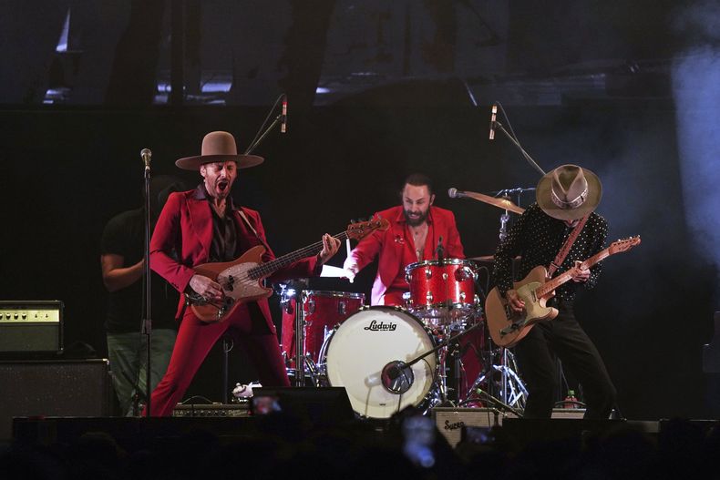 The Guapos durante su presentación en la 25ª edición del festival de música Vive Latino en la Ciudad de México, el sábado 15 de marzo de 2025. (Foto AP/Aurea Del Rosario)