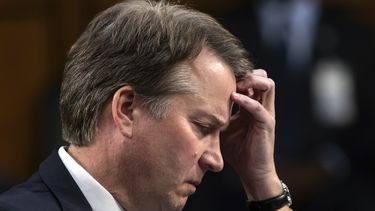 Un Kavanaugh molesto niega acusaciones de agresión sexual
