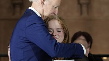 Biden: hay culpabilidad social por matanza de Sandy Hook