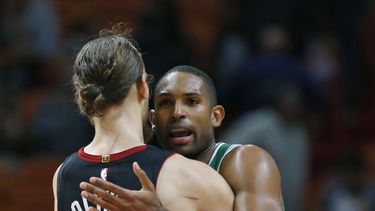 Irving brilla al final y Celtics se imponen a Heat