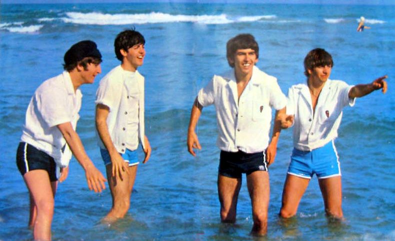 En sus casas, más de 70 millones de estadounidenses vieron el espectáculo en sus televisores.