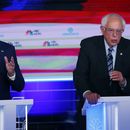 Biden gana terreno entre hispanos y jóvenes, base de Sanders