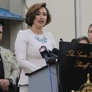 La principal investigadora médica Heather Jarrell de la Oficina del Investigador Médico de Nuevo México responde preguntas sobre las muertes del actor Gene Hackman y su esposa Betsy Arakawa durante una conferencia de prensa en Santa Fe, Nuevo México, el viernes 7 de marzo de 2025. (Foto AP/Susan Montoya Bryan)
