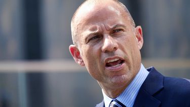 Avenatti ya no será abogado de actriz porno Stormy Daniels