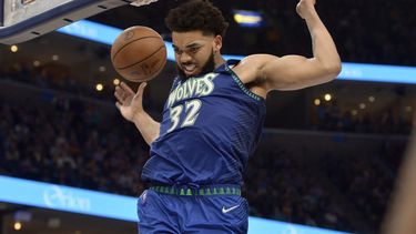 Wolves sorprenden a Grizzlies y ganan 1er partido
