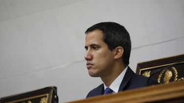 Venezuela: Ordenan bloquear transacciones de Guaidó