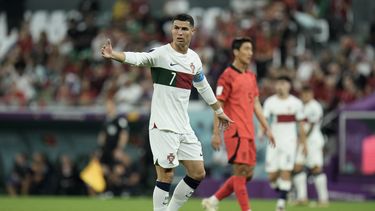 Opacado por Mbappé y Messi, Cristiano busca brillar en 8vos