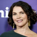 ARCHIVO - Julia Ormond, miembro del elenco de la serie de televisión Incorpored, llega a la gira de prensa de verano de la Asociación de Críticos de Televisión de NBCUniversal el miércoles 3 de agosto de 2016 en Beverly Hills, California. Ormond presentó una demanda el miércoles 4 de octubre. 2023, acusando al ex productor de cine Harvey Weinstein de agredirla sexualmente en 1995 y luego obstaculizar su carrera, incluyó a Walt Disney Company, Miramax y sus exagentes por omisión ante el peligro que representaba Weinstein. (Foto Rich Fury/Invision/AP, archivo)