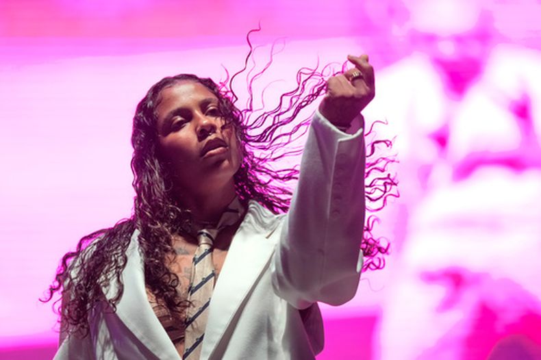 ARCHVO - La rapera dominicana Tokischa se presenta en el festival de música Cusica Fest en Caracas, Venezuela, el domingo 17 de diciembre de 2023. (Foto AP/Matias Delacroix, archivo)