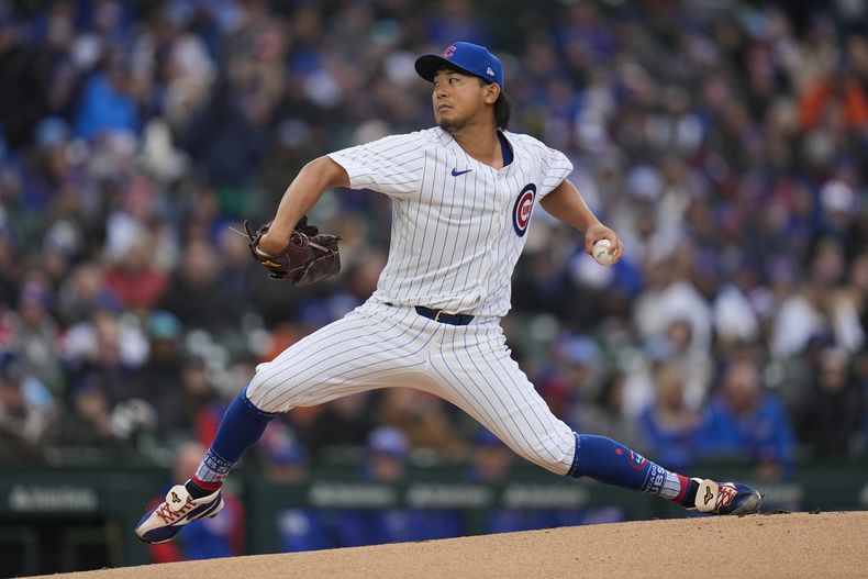 Shota Imanaga de los Cachorros de Chicago lanza contra los Rockies de Colorado, el lunes 1 de abril de 2024, en Chicago. (AP Foto/Erin Hooley)
