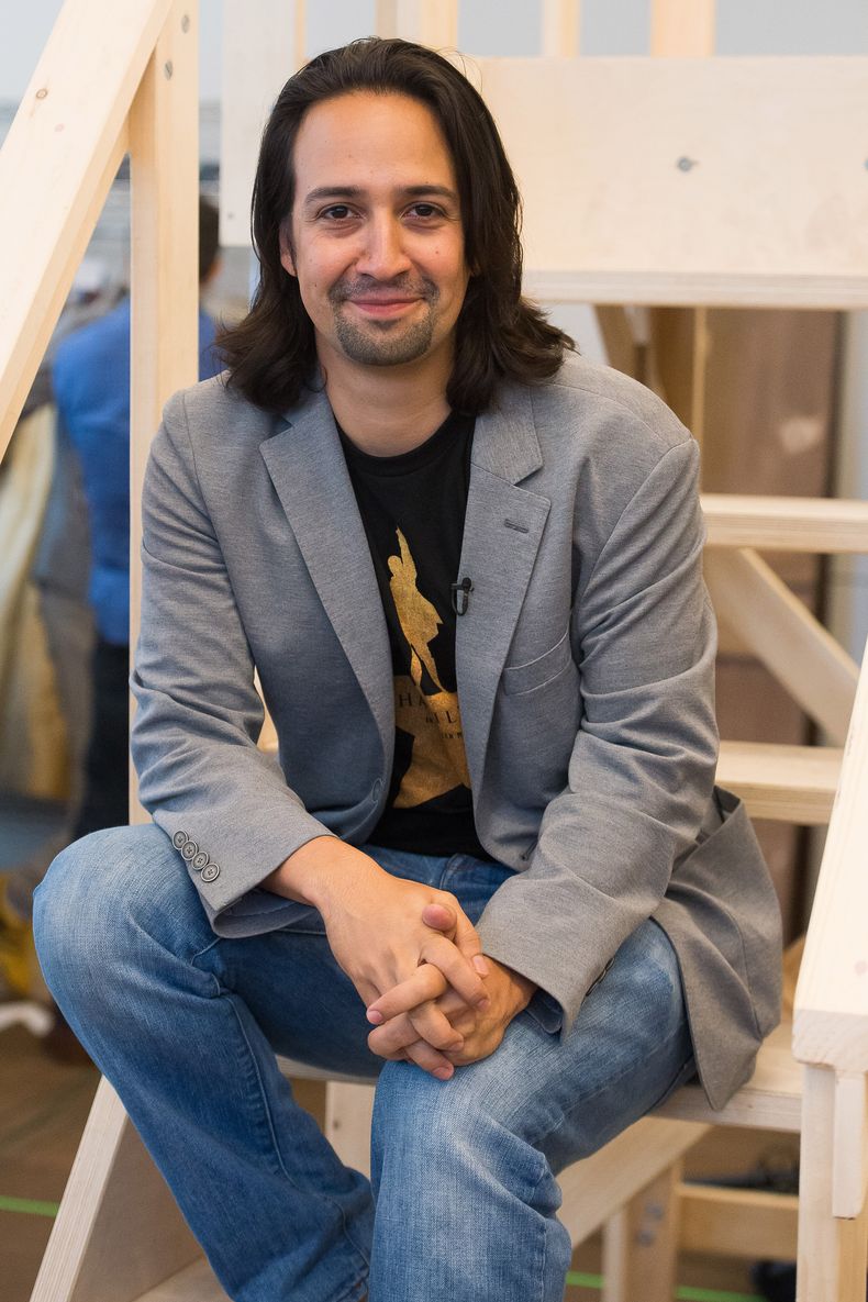 ESP-TEA_LIN-MANUEL_MIRANDA-HAMILTON-0.jpg