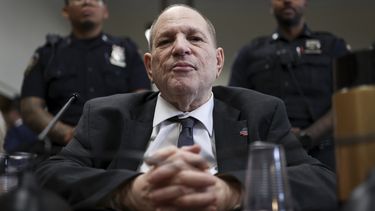 Harvey Weinstein comparece ante el tribunal estatal en Manhattan para su nuevo juicio el jueves 5 de junio de 2025 en Nueva York. (Charly Triballeau/Pool Photo via AP)