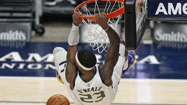 Jazz vence a Mavericks 116-104 en su 10ma victoria seguida
