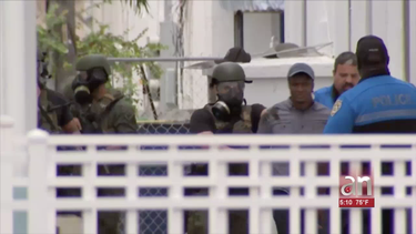 hombre se parapeta con un cuchillo en un apartamento de miami beach