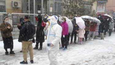 China decreta nuevas restricciones por pandemia