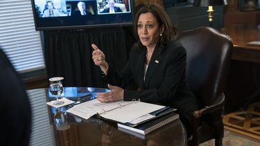 VP Harris busca profundizar lazos con Guatemala y México