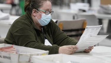 AP Explica: Estados aún en disputa en elecciones de EEUU