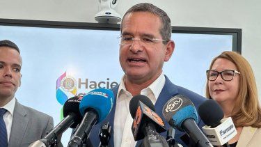 Gobernador favorece propuesta de congelar el pago del impuesto al inventario y rechaza sugerencia de la Junta de Control Fiscal