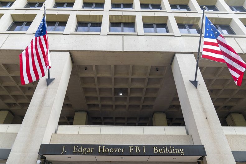 ARCHIVO – El edificio J. Edgar Hoover del FBI, el 9 de junio de 2023, en Washington. (AP Foto/Alex Brandon, Archivo)