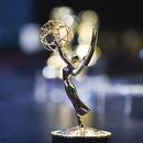 Una estatuilla Emmy es fotografiada durante el despliegue de la alfombra roja de la 77.ª edición de los Premios Primetime Emmy, el jueves 11 de septiembre de 2025, en Los Ángeles. (Foto Richard Shotwell/Invision/AP)