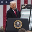 El presidente Donald Trump durante un evento para anunciar nuevos aranceles, el 2 de abril de 2025, en la Casa Blanca, en Washington. (AP Foto/Mark Schiefelbein, Archivo)