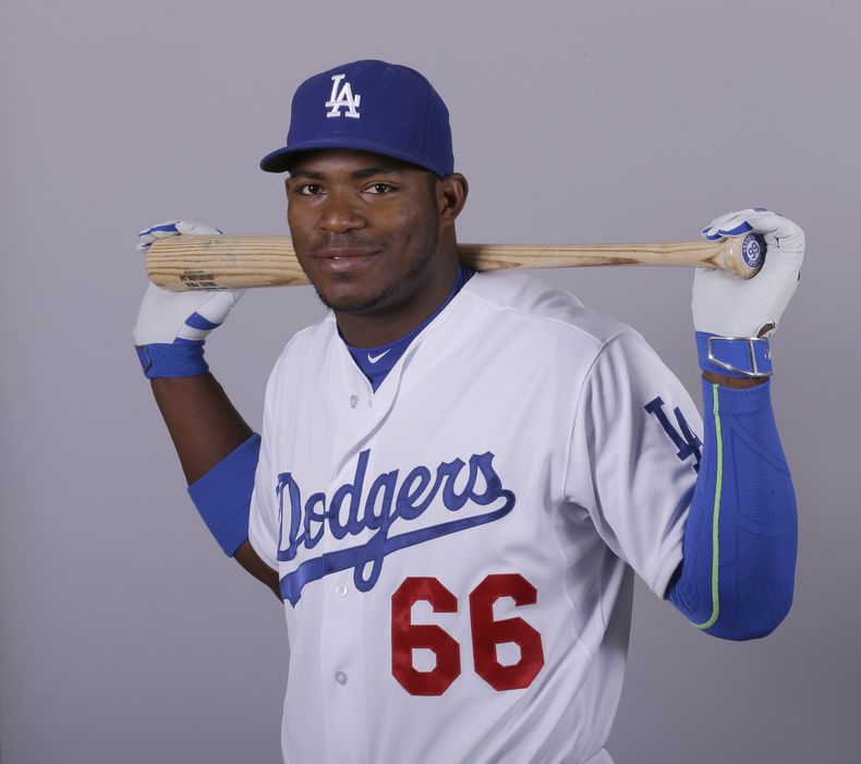 DEP-BEI_DODGERS-PUIG_CONTRABANDISTA-0.jpg