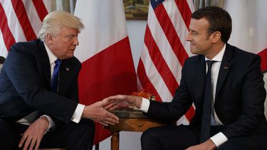 Trump acepta invitación para ir a Francia