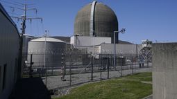 ARCHIVO - El reactor Unit 2 de la Central Nuclear de Indian Point en Buchanan, Nueva York, el 26 de abril de 2021, casi un año después de que cesó sus operaciones. (AP Foto/Seth Wenig, Archivo)