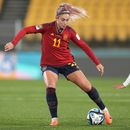 Alexia Putellas (izquierda), de la selección española, y Katherine Alvarado, de Costa Rica, pelean por un balón durante el partido que enfrentó a ambas selecciones en el Grupo C del Mundial femenino, en Wellington, Nueva Zelanda, el 21 de julio de 2023. (AP Foto/John Cowpland)