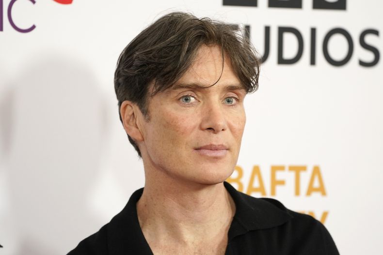 Cillian Murphy llega a la gala BAFTA Tea Party el sábado 13 de enero de 2024, en The Maybourne Beverly Hills en Beverly Hills, California. (Foto Jordan Strauss/Invision/AP)