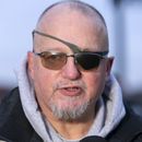 El simpatizante del presidente Donald Trump y fundador de Oath Keepers, Stewart Rhodes, condenado por acusaciones relacionadas con los disturbios del 6 de enero de 2021 en el Capitolio, habla con reporteros fuera de la Instalación Central de Detención del Distrito de Columbia tras ser liberado de una prisión en Maryland, en Washington, el martes 21 de enero de 2025. (AP Foto/Jose Luis Magana)