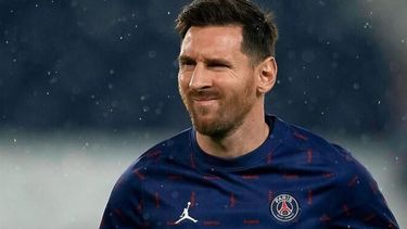 psg genera dudas sobre salida de leo messi del equipo parisino